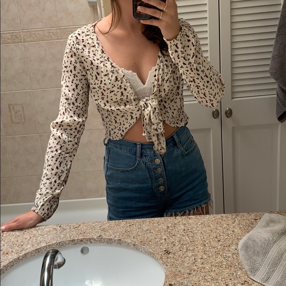 NWT Brandy Melville Floral Wrap Top